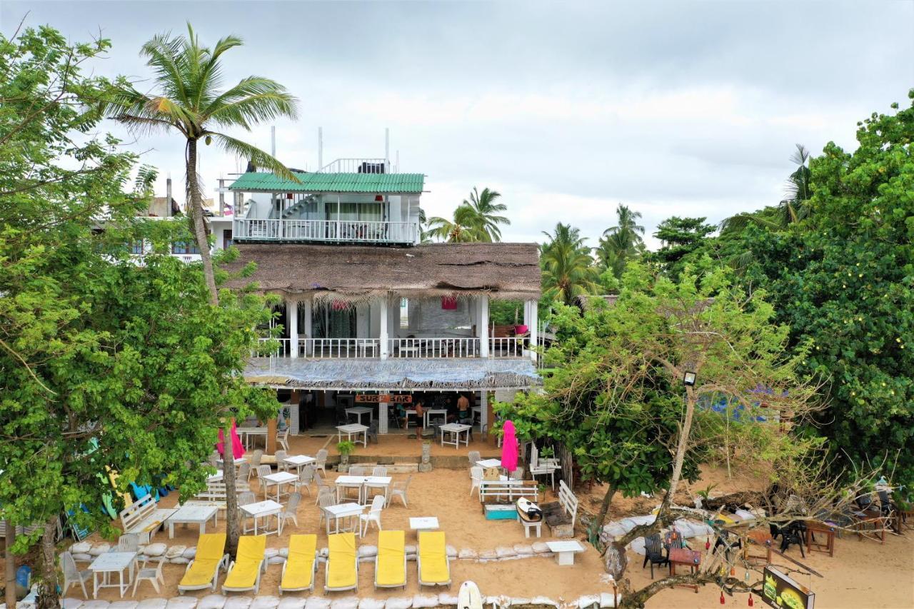 Surf Bar Mirissa Exterior foto