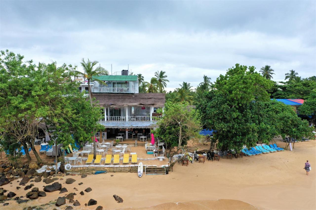 Surf Bar Mirissa Exterior foto